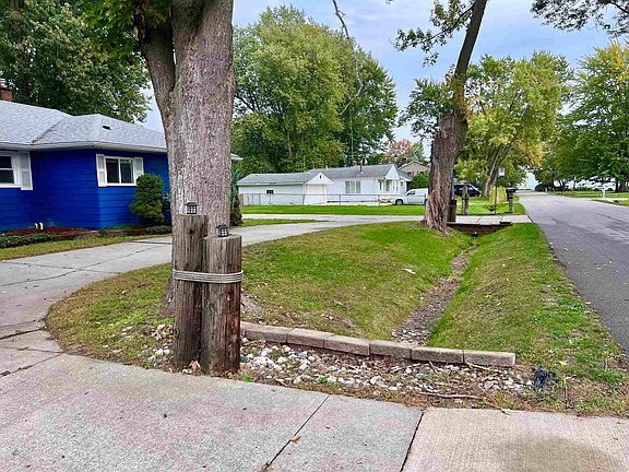2nd image of 27745 Ponchartrain St