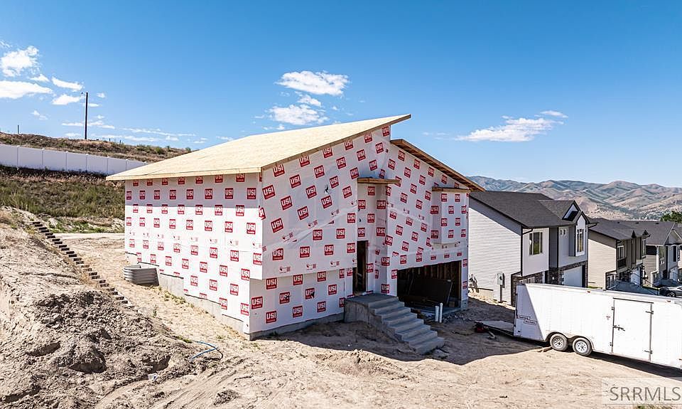 1st image of 528 Vista Dr