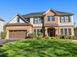 909 Tipperary St, Gilberts, IL 60136