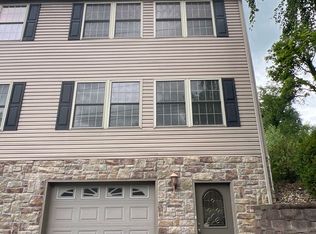 4 Pineview Pl, Morgantown, WV 26505