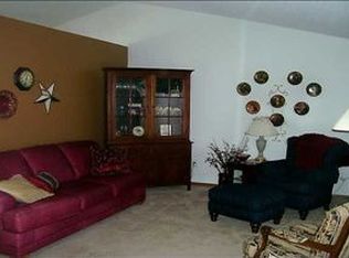 2205 E Philip St, Des Moines, IA 50320