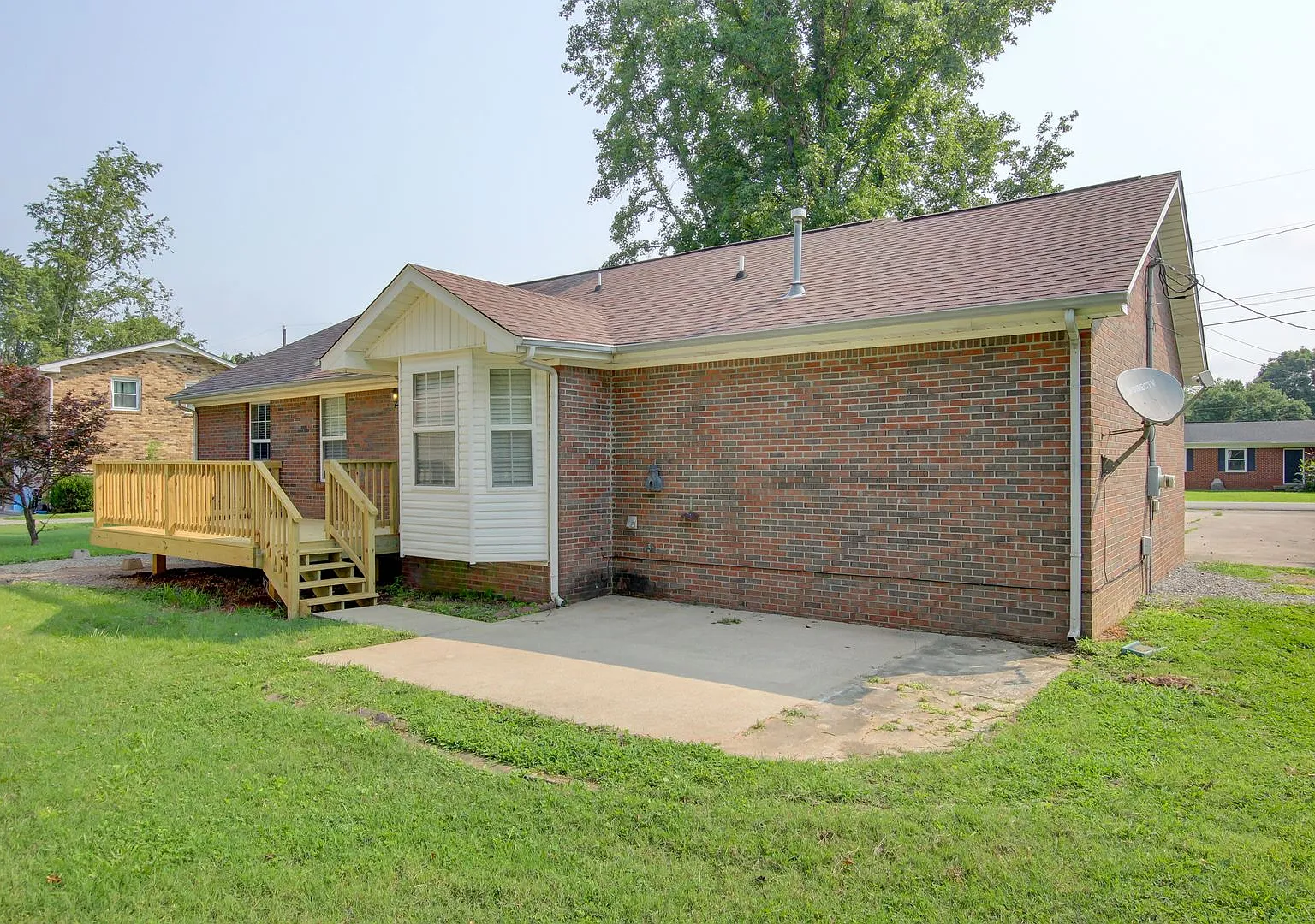 Updated 3bed 2 Bath In St B With Separate Workshop Around Back. — Photo 3