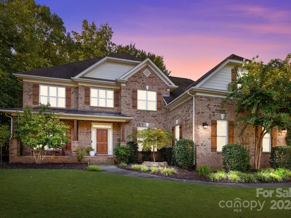 1344 Dobson Dr, Waxhaw, NC 28173