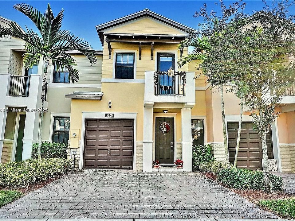 1st image of 10440 NW 61st St