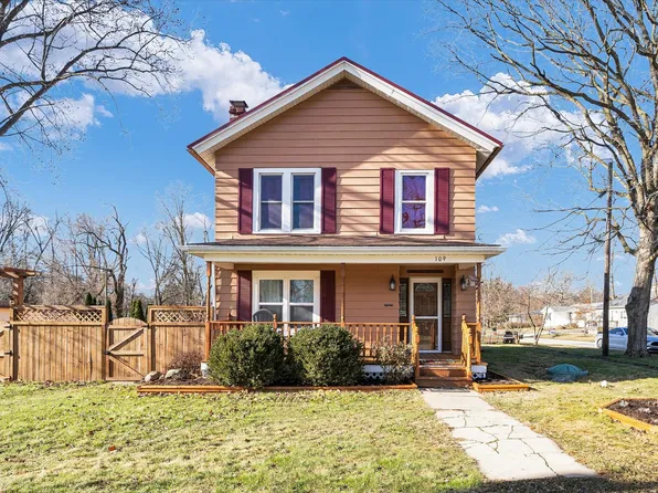 109 N Harrison St, Sidney, IL 61877