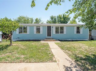 172 Arborview Dr, Villa Ridge, MO 63089