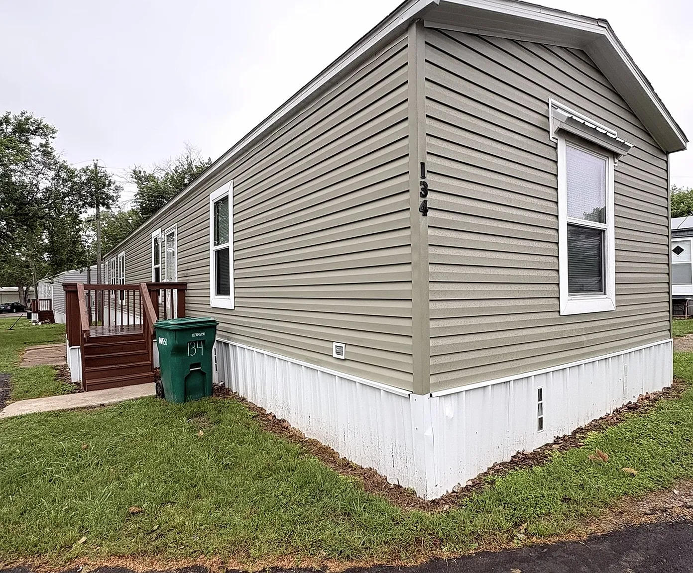 3 bed, 1216 sqft, $999 — Photo 2