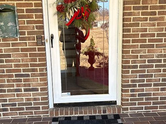 5th image of 1041 Huntington Dr