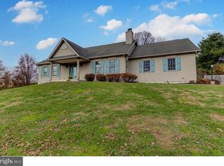 5 Grist Mill Ln, West Grove, PA 19390