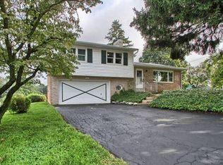 104 Fairview Dr, Camp Hill, PA 17011