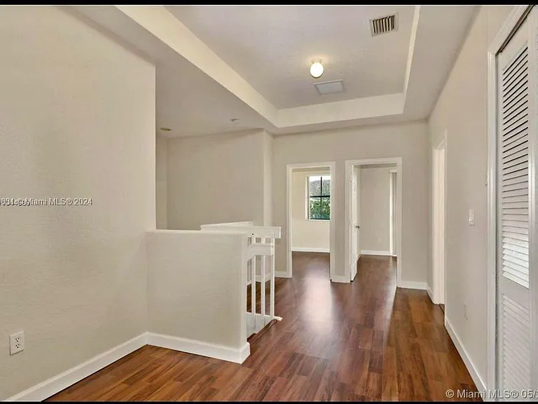 2470 SE 15th Ct #2470 — Photo 3