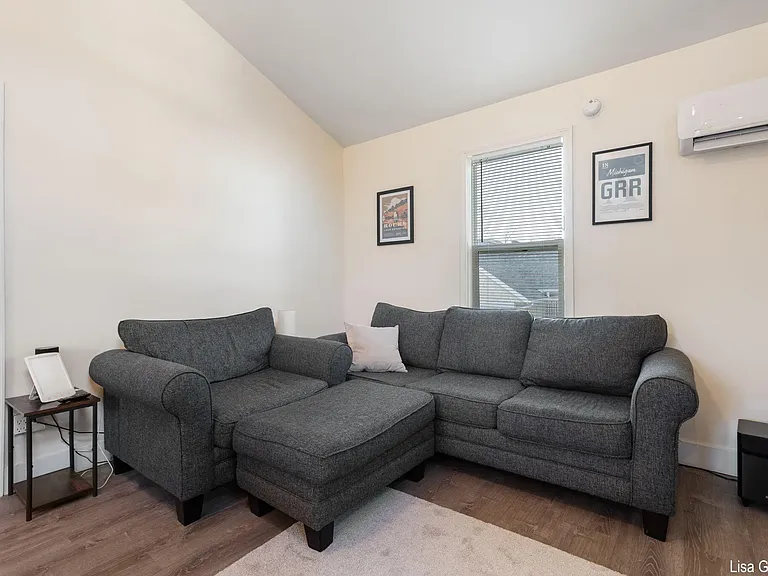 32 S Fremont St NE #32 — Photo 10