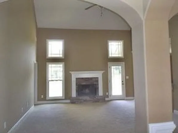 23 Lake Haven Dr, Senoia, GA 30276