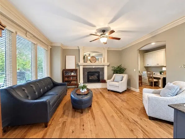 15917 Ballentine St, Overland Park, KS 66221