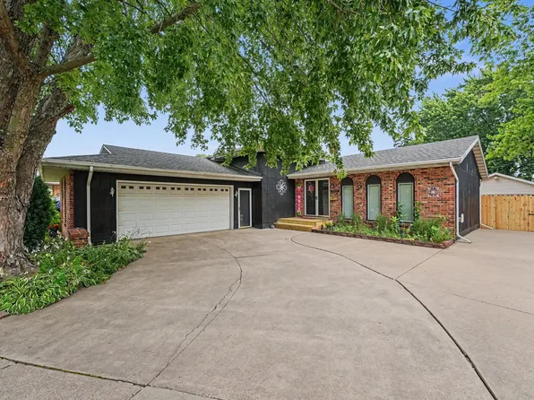 9425 Larch Dr, Munster, IN 46321