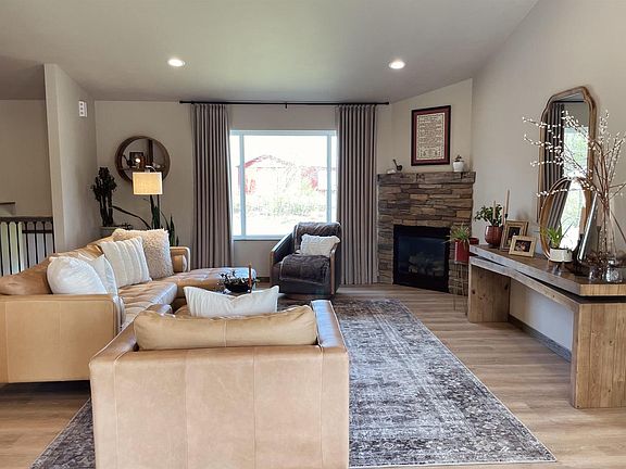 4th image of 116 CURTIS AVENUE
