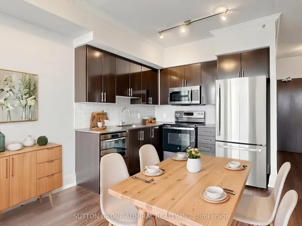 85 N Park Rd #406, Vaughan, ON L4J 0H9