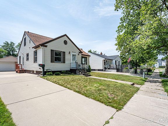3rd image of 926 Franklin Ave
