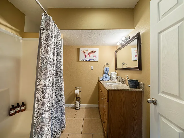 1131 S 8th St — Photo 14