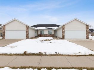 829 Dorchester Pl NE, Cedar Rapids, IA 52402