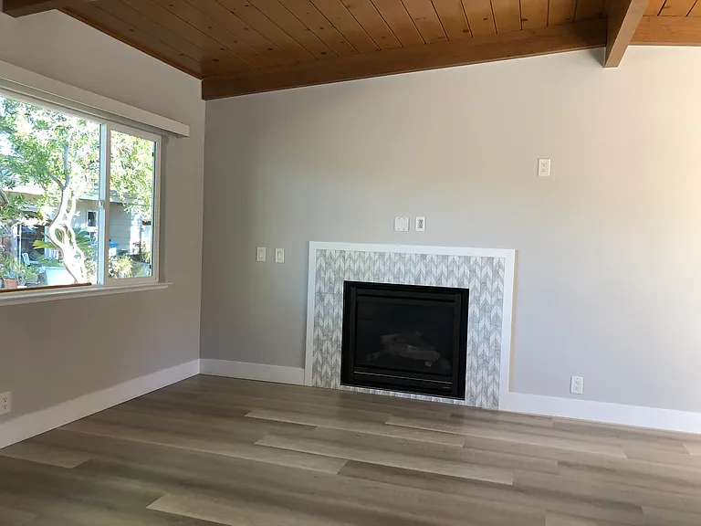 2048 Oberlin St — Photo 4