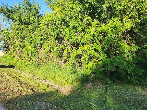 5th image of 3488 NW 32nd Avenue