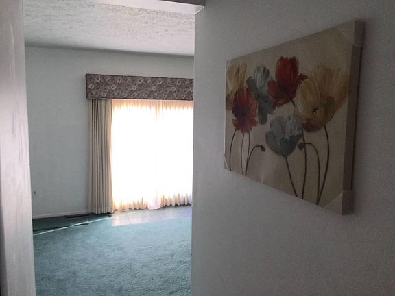 4th image of 1209 Harewood Sq