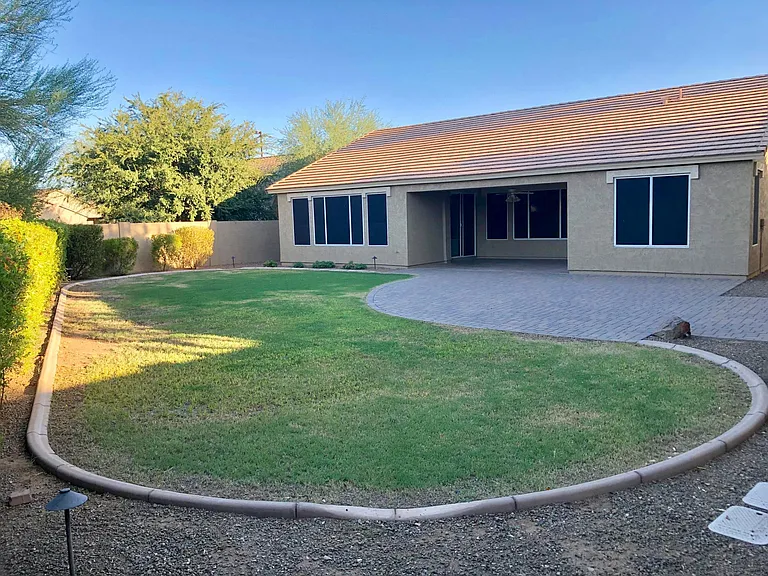 146 E Constitution Ct — Photo 3