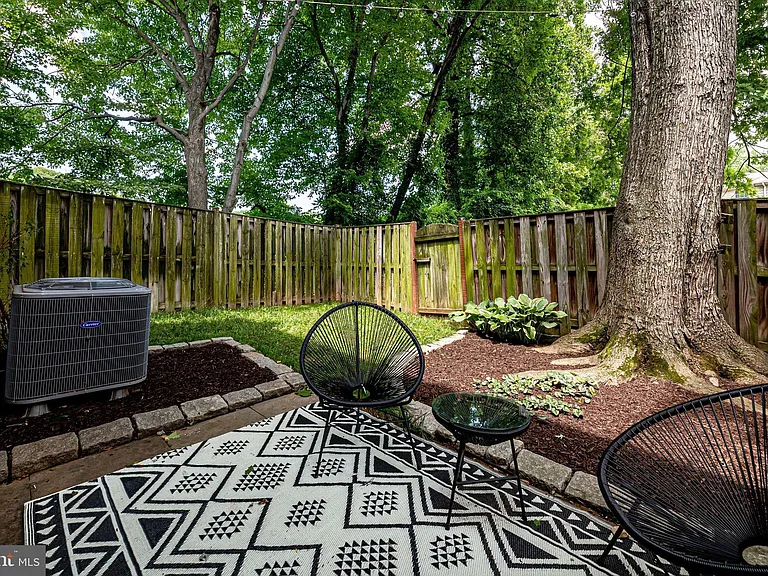 2775 Sikes Ct — Photo 32