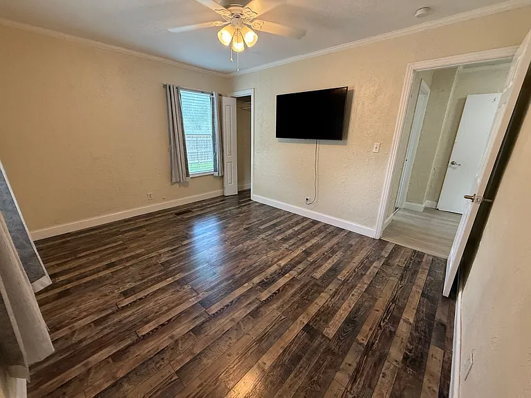 3833 Iris St N — Photo 12