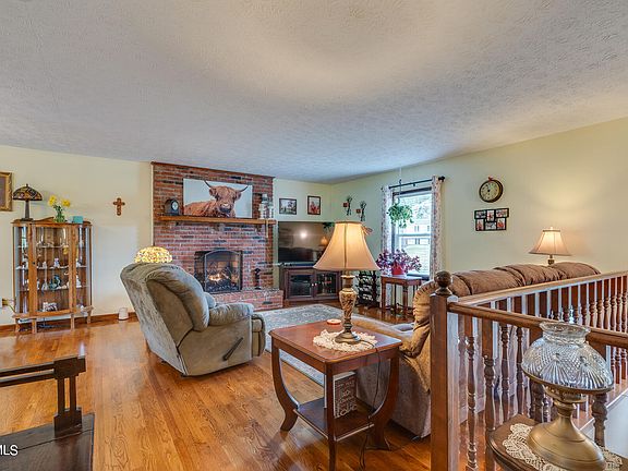 4th image of 174 Patriot Cir