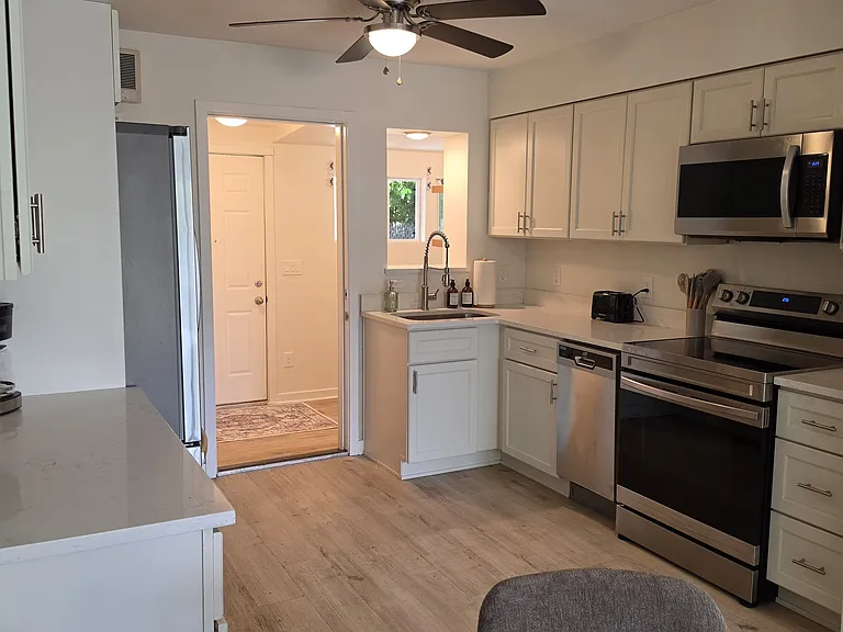 2220 S 8th St — Photo 7