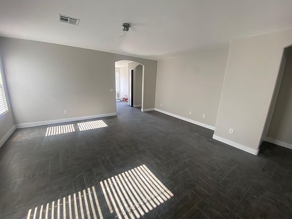 4th image of 5041 Nardini Ave