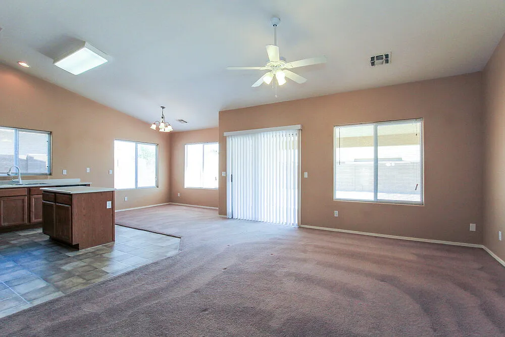 4 bed, 2.0 bath, 1798 sqft, $2,325 — Photo 2