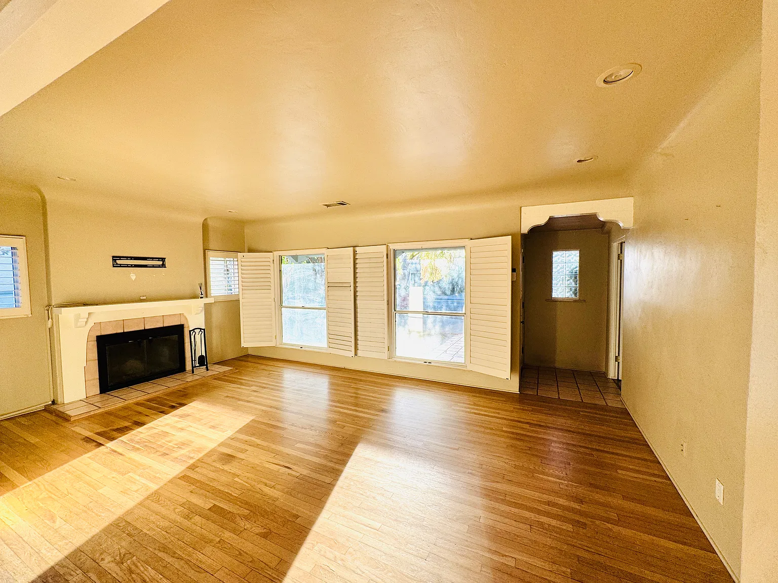 2 bed, 1150 sqft, $2,395 — Photo 4
