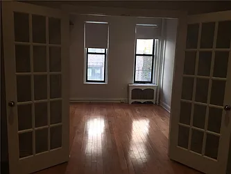 Rented by R New York