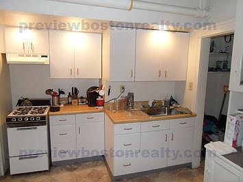 2nd image of 84 Sutherland Rd #L1