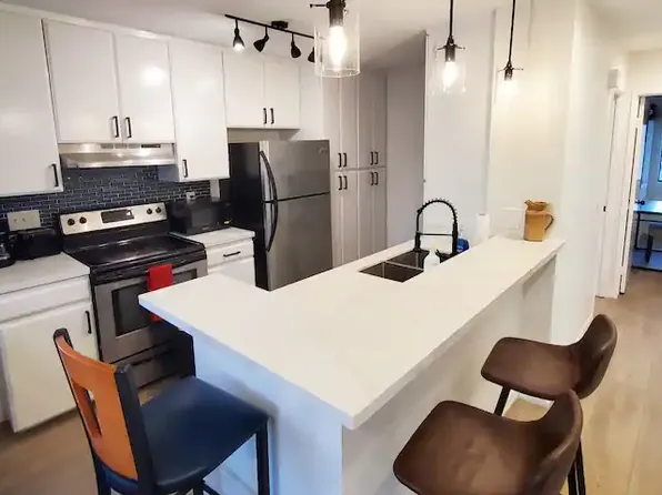 2138 Garnet Ave, San Diego, CA 92109