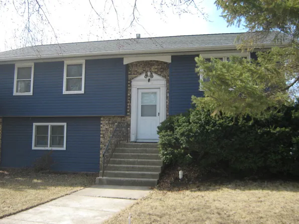 1704 McKool Ave, Streamwood, IL 60107