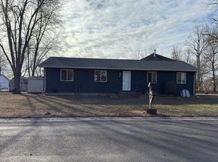 600 Lynne St, Virden, IL