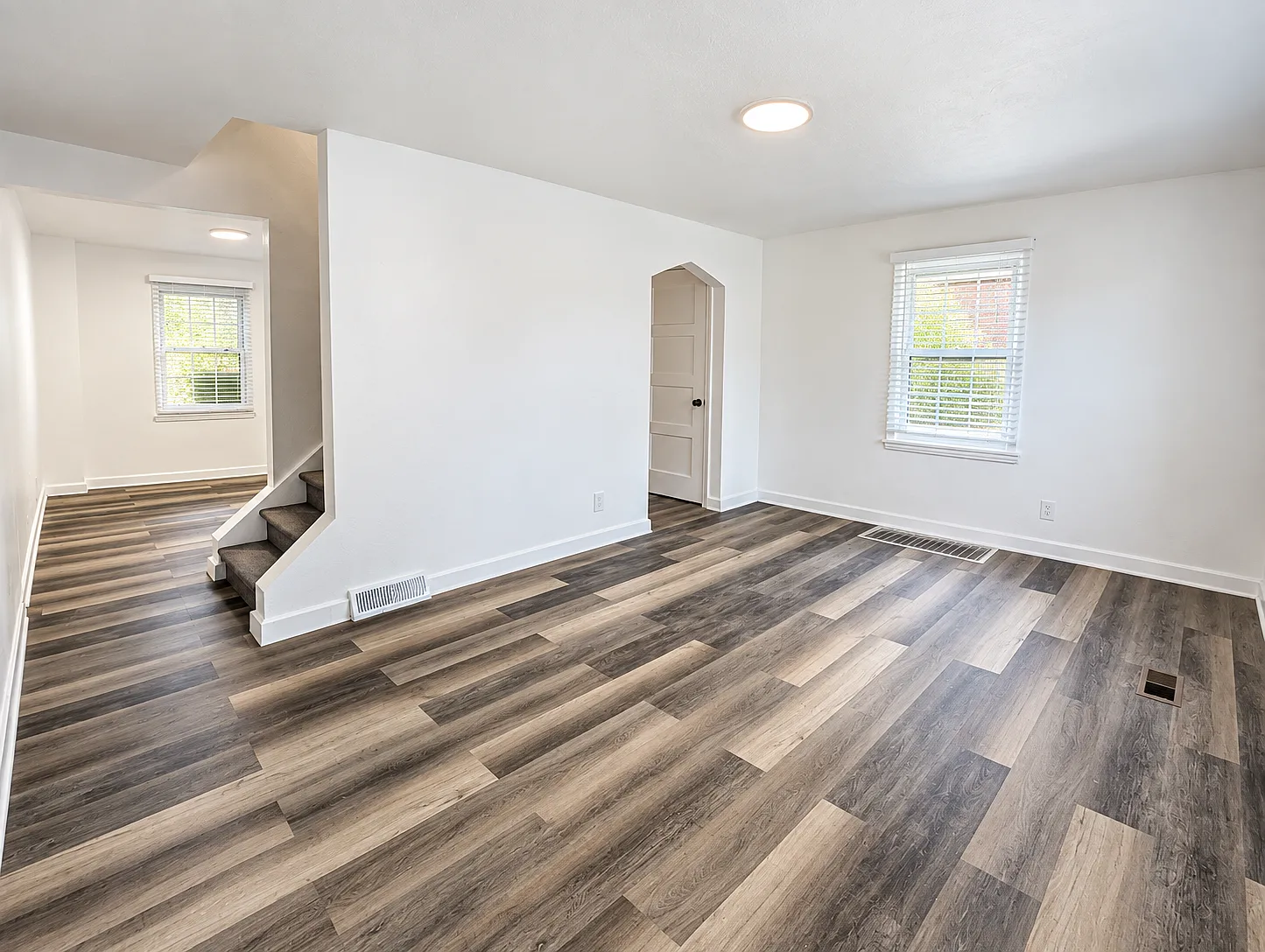 3 bed, 1400 sqft, $1,650 — Photo 2