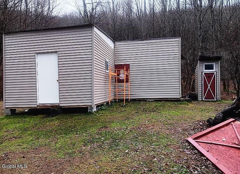 5th image of 575 Hollenbeck Road
