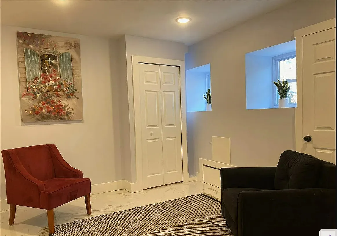 3 bed, 1000 sqft, $2,500 — Photo 4