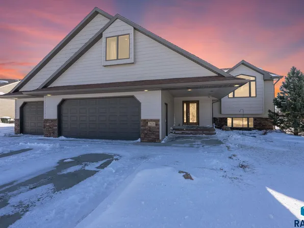 7624 S Courtyard Cir, Sioux Falls, SD 57108