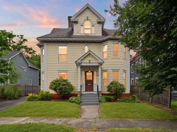 30 Beechwood Ave, Springfield, MA 01108