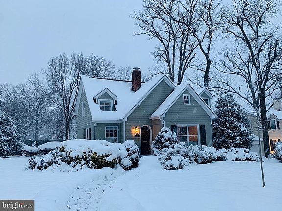 3rd image of 813 Beverley Dr