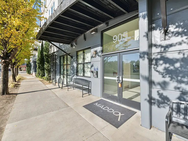 Maddox Apartments — Photo 17