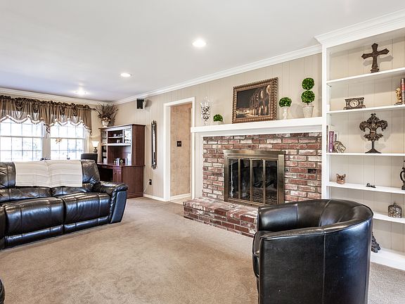 Large FR w/tons of Sunlight!