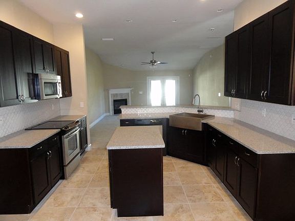 4th image of 404 Fort Drum Ct