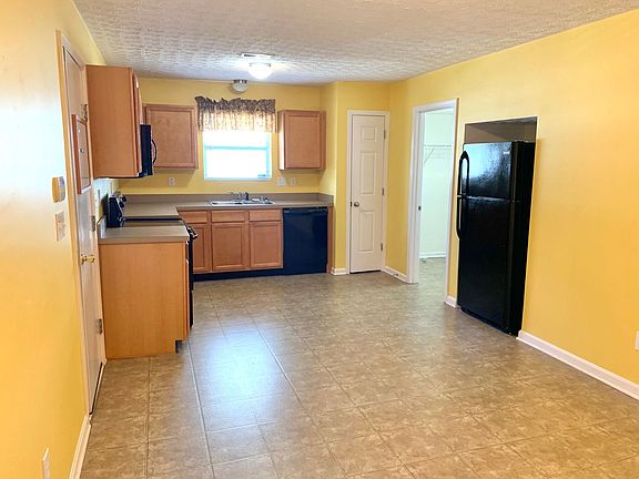 4th image of 4029 Firestone Way
